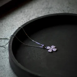 Agaard halskæde med sølv firkløver fyldt med zirconer