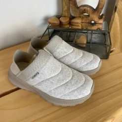 Behagelig hjemmesko i gråt filt fra CMP