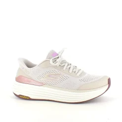 Beige Skechers slip-in med MaxChusion bund