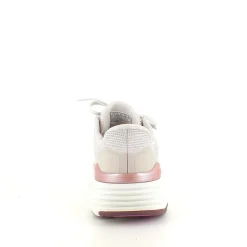 Beige Skechers slip-in med MaxChusion bund