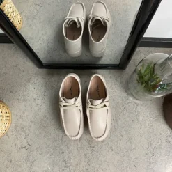 Beige skindsko med gængesål og svangstøtte