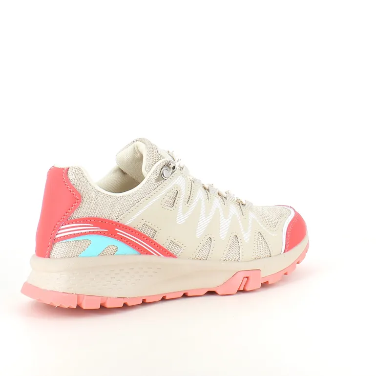 Beige sko med åndbar overdel og flotte detaljer