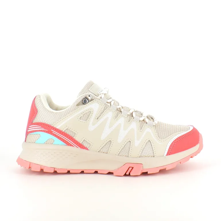 Beige sko med åndbar overdel og flotte detaljer