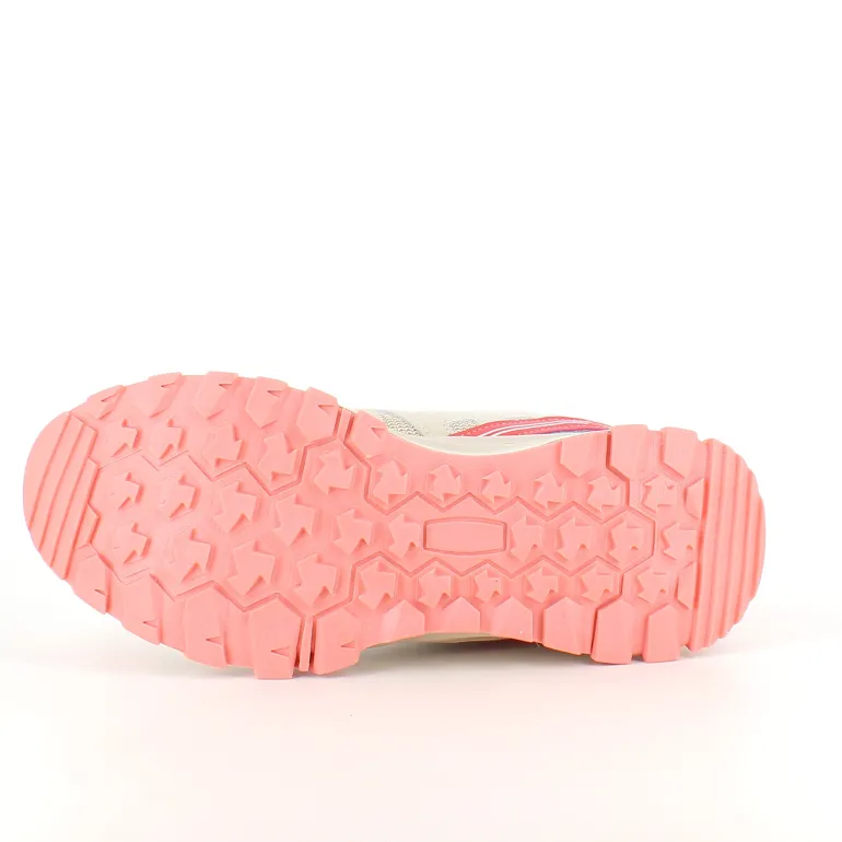 Beige sko med åndbar overdel og flotte detaljer