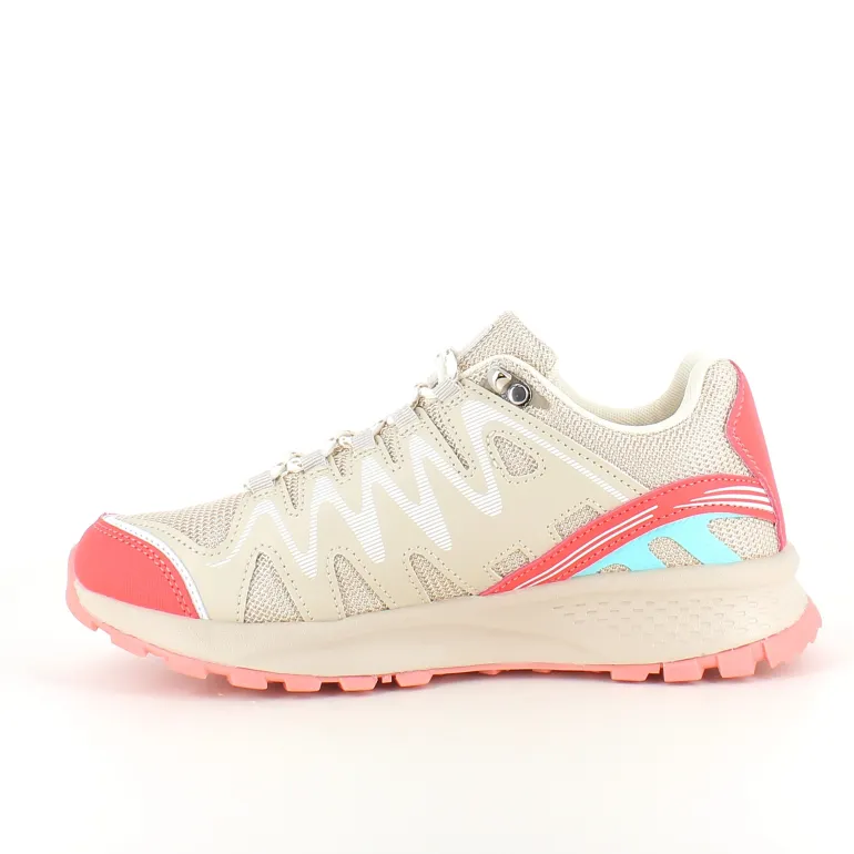 Beige sko med åndbar overdel og flotte detaljer