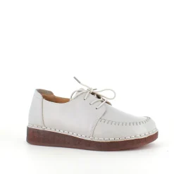 Beige snøresko i læder med god stødabsorbering.