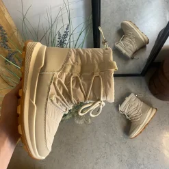 Beige vinterstøvle med lækkert blødt for