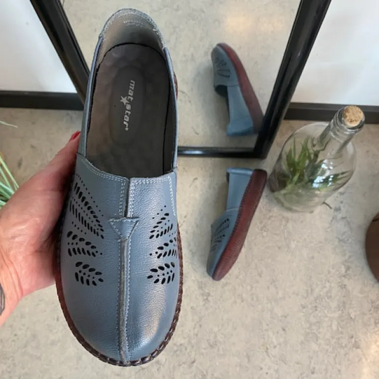 Blå ballerina i skind