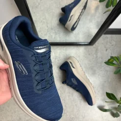 Blå herresko fra Skechers med ekstra svangstøtte