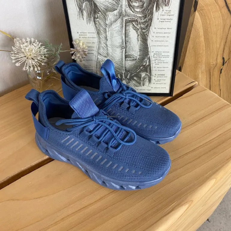 Blå slip-on sko med strikoverdel