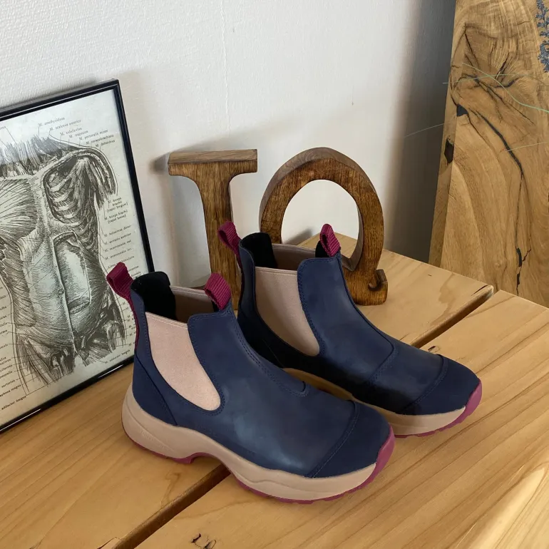 Blå Woden gummistøvle med svangstøtte