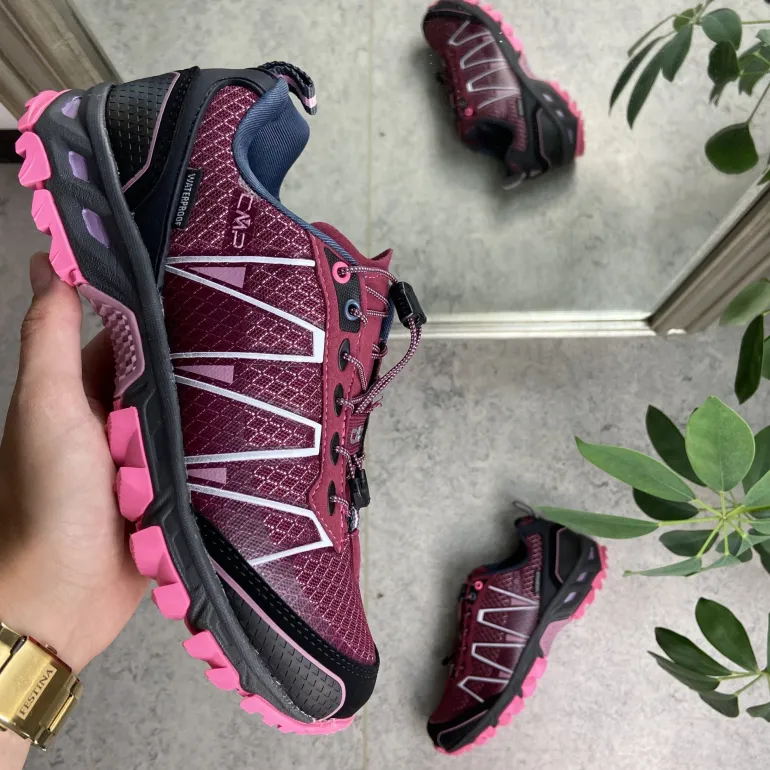 Blommefarvet vandtæt vandresko fra CMP