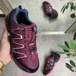 Blommefarvet vandtæt vandresko fra CMP