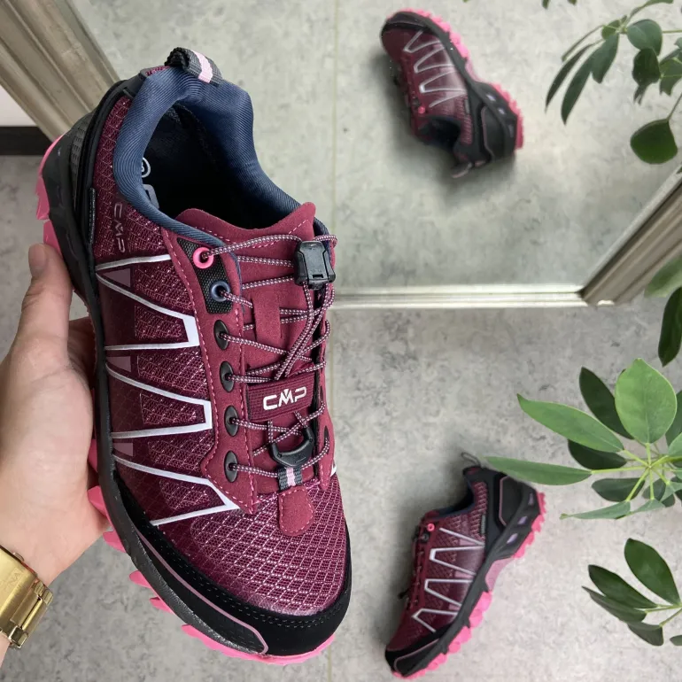 Blommefarvet vandtæt vandresko fra CMP