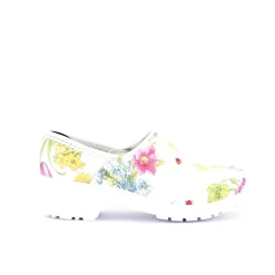 Blomstret forårs træsko med forårs blomster med kap