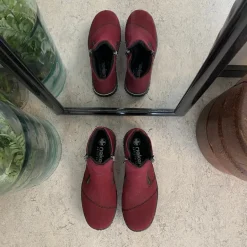 Bordeux kort støvle fra Rieker med let for