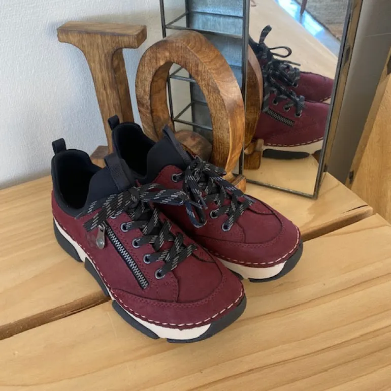 Bordeux sneakers fra Rieker med god stødabsorbering