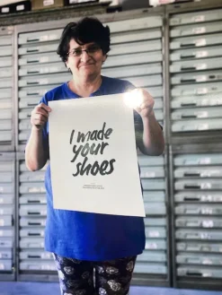 Bred ortopædisk sandal i beige med velcro, svangstøtte & ekstra plads til knyster