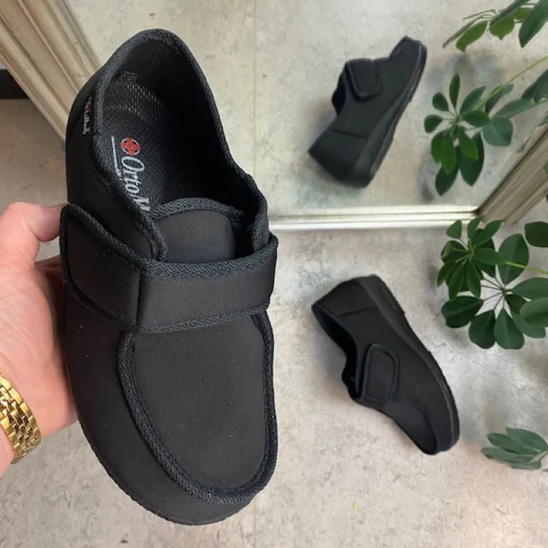 Bred sko med velcro og plads