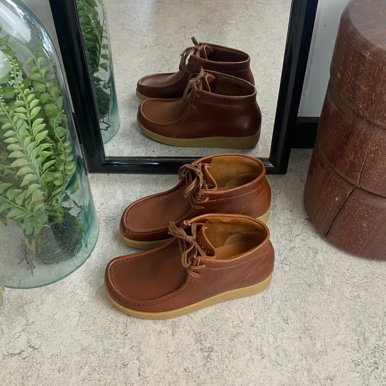 Brun Nature lædersko med snørelukning