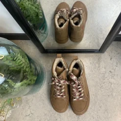 Brun Rieker støvle med varmt foer.