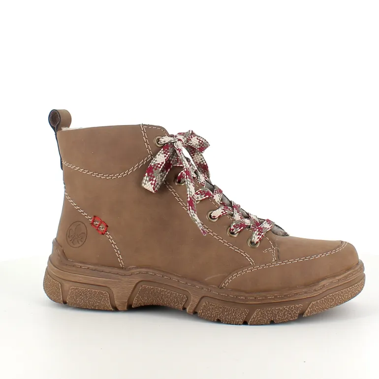 Brun Rieker støvle med varmt foer.