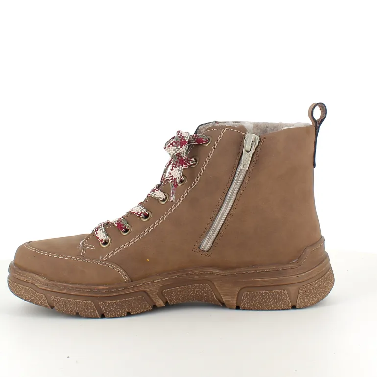 Brun Rieker støvle med varmt foer.