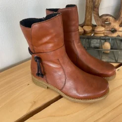 Brun Rieker vinterstøvle med foer og lynlås