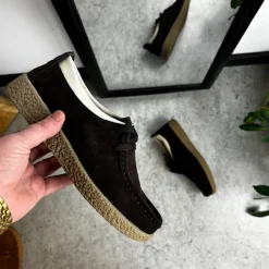 Brun ruskindssko med rågummisål