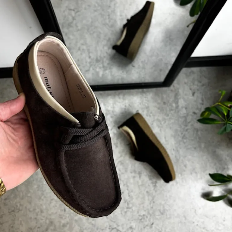 Brun ruskindssko med rågummisål