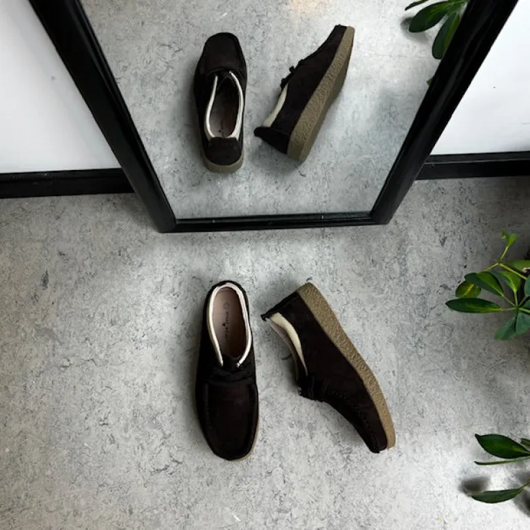 Brun ruskindssko med rågummisål