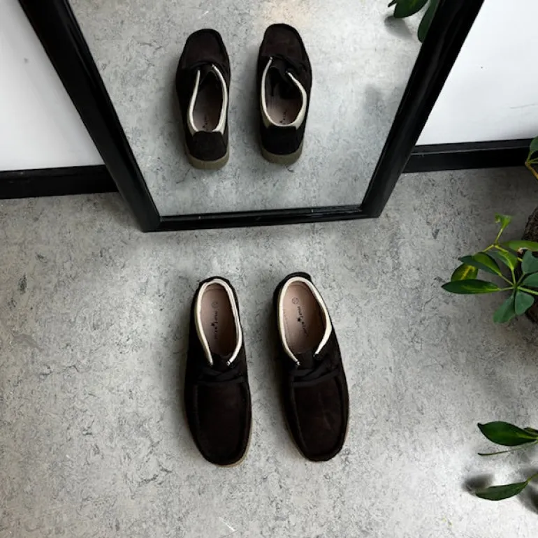 Brun ruskindssko med rågummisål