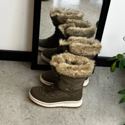 Brun vandtæt vinterstøvle fra Whistler med pels kant