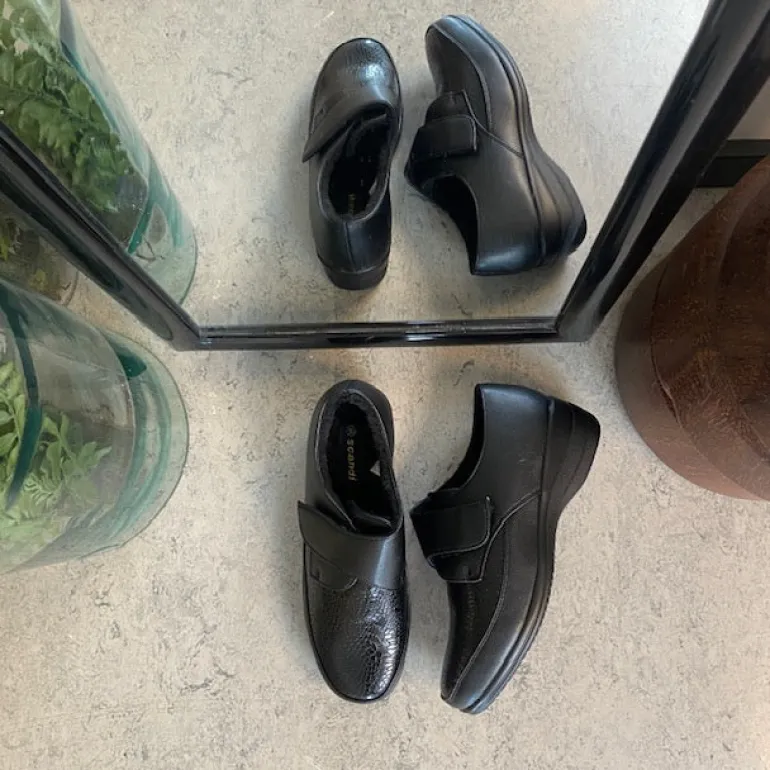 Damesko i sort PU med velcrolukning og varmt for