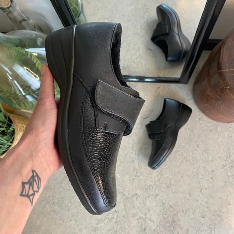 Damesko i sort PU med velcrolukning og varmt for