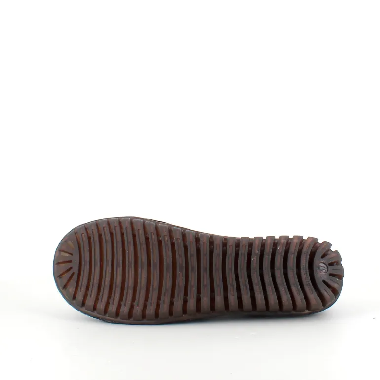 Elegant ballerina i blåt farvet skind