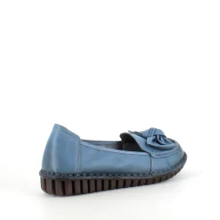 Elegant ballerina i blåt farvet skind