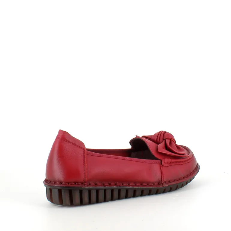 Elegant ballerina i bordeauxfarvet skind