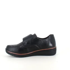 Elegant damesko med flotte detaljer og velcrolukning