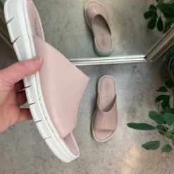 Elegant rosa slip on i skind fra Relaxshoe