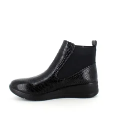 Elegant sort lakstøvle med bred elastikåbning