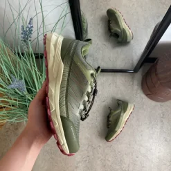 Endurance vandtæt sko i grøn med stødabsorberende sål