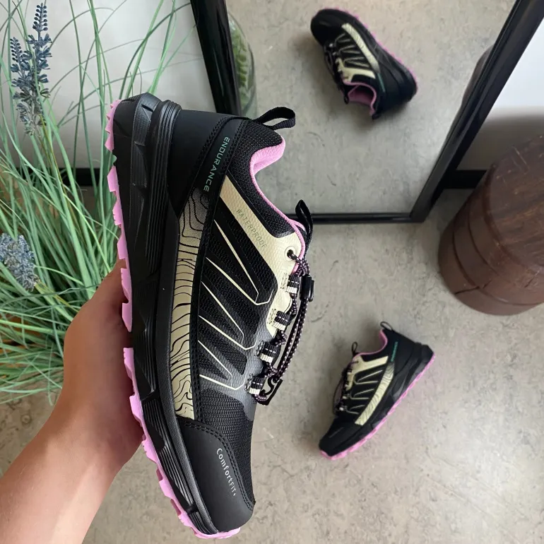 Endurance vandtæt sko i sort med stødabsorberende sål