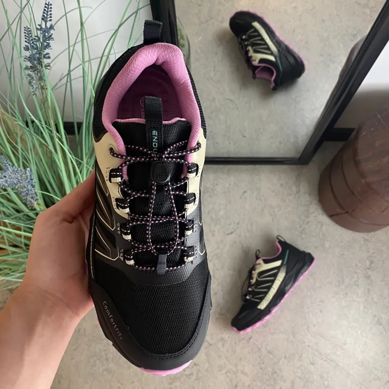 Endurance vandtæt sko i sort med stødabsorberende sål