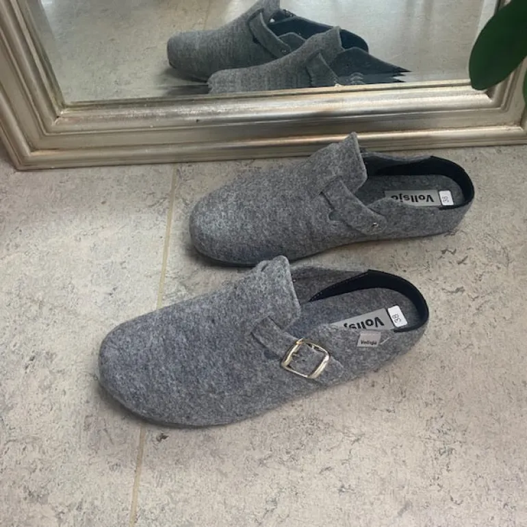 Filtsko slip on i lys grå