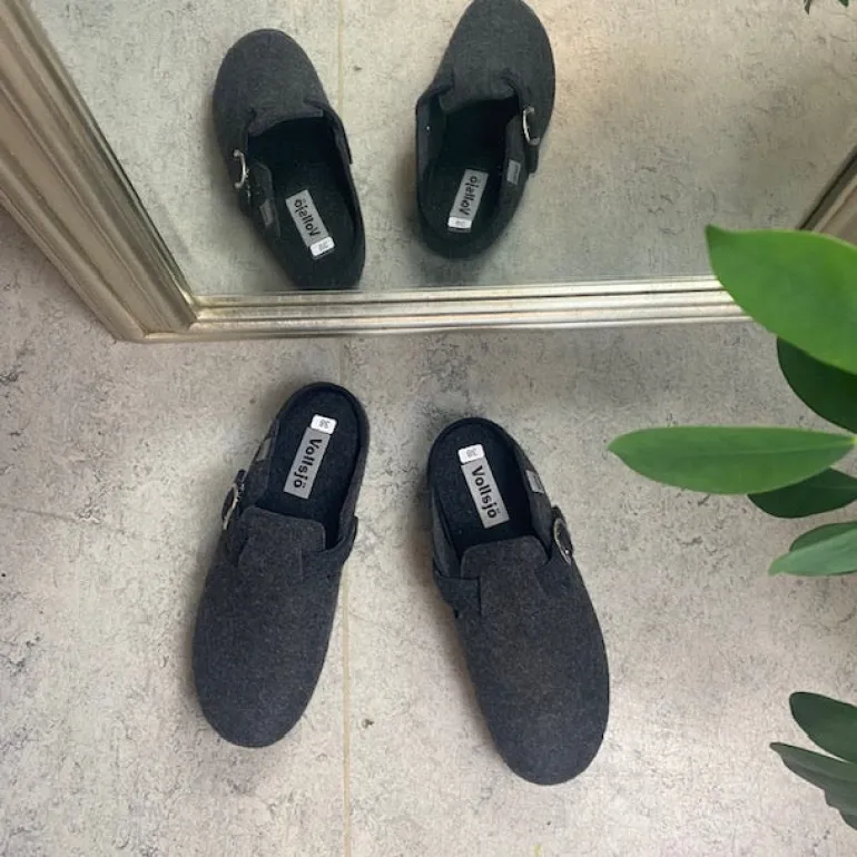 Filtsko slip on i mørkgrå