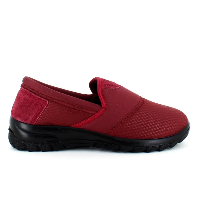 Fleksibel sko med skridhæmmende såler