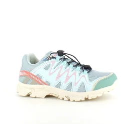 Fleksible blå sneakers med elastiksnørebånd.