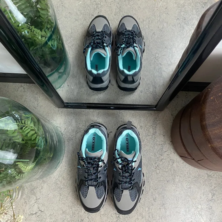 Funktionel vandresko i grå med åndbart mesh og stødabsorberende sål