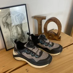 Grå, vandtætte vandresko fra CMP med BOA-lukning